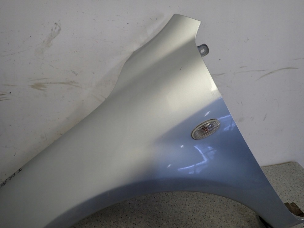 MAZDA 6 MAZDA6 02-07 BŁOTNIK PRZEDNI LEWY 25H 6/16