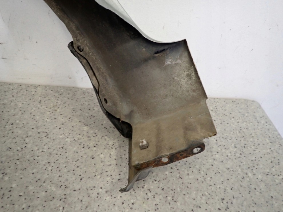 MAZDA 6 MAZDA6 02-07 BŁOTNIK PRZEDNI PRAWY 25H 15/16