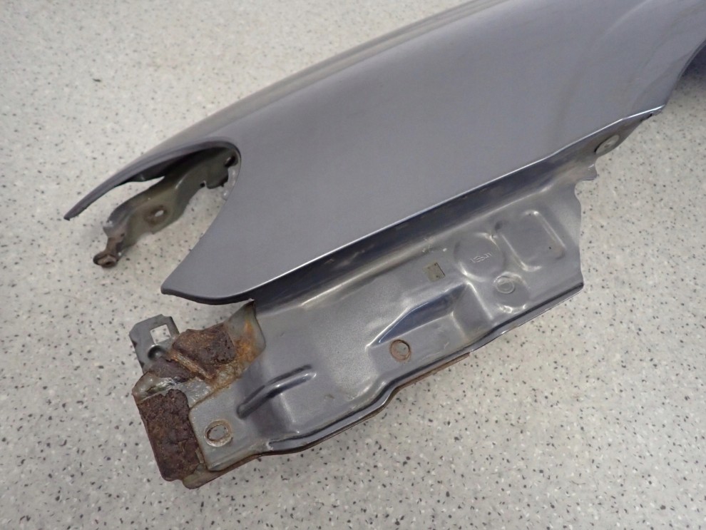 NISSAN ALMERA N16 03-06 BŁOTNIK PRZEDNI LEWY KY5 13/16