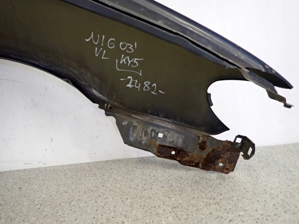 NISSAN ALMERA N16 03-06 BŁOTNIK PRZEDNI LEWY KY5 15/16