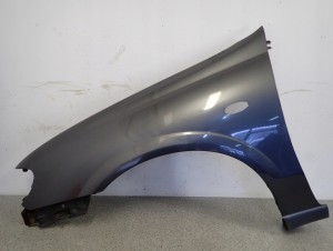 NISSAN ALMERA N16 03-06 BŁOTNIK PRZEDNI LEWY KY5 1/16 MINIATURA