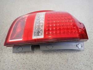 KIA CEED KOMBI I 10-12 LAMPA TYLNA LEWA 5/7 MINIATURA