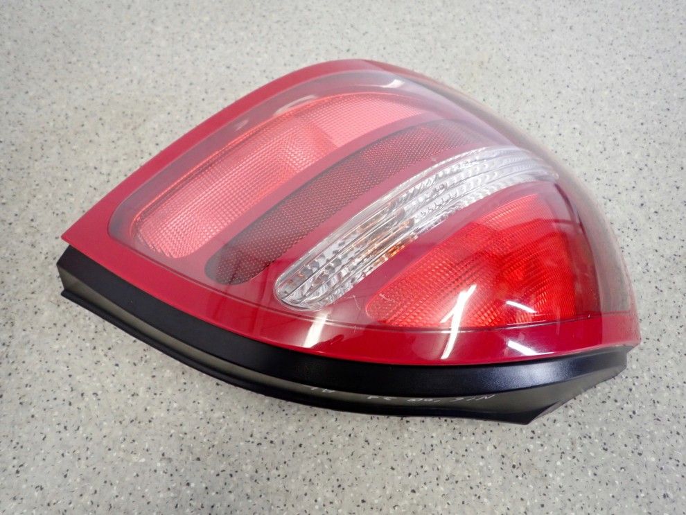 NISSAN ALMERA N16 HB 00-03 LAMPA TYLNA LEWA TYŁ EUROPA 5/6