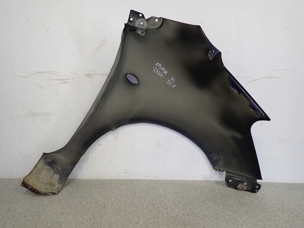 SUZUKI SPLASH 08-14 BŁOTNIK PRZEDNI LEWY ZCE 12/12
