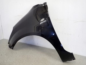 SUZUKI SPLASH 08-14 BŁOTNIK PRZEDNI LEWY ZCE 6/12 MINIATURA