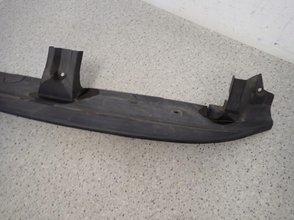 SUZUKI LIANA 05-07 OSŁONA DONA PASA PRZEDNIEGO ZDERZAKA 3/8