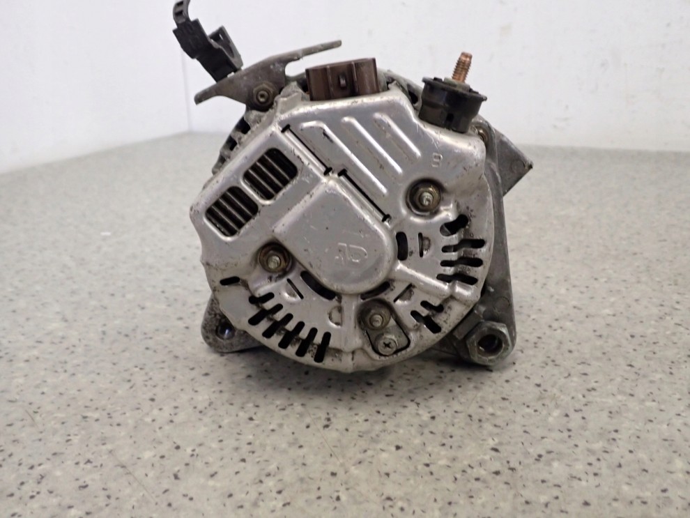 TOYOTA CAMRY 01 -06 2,4 i ALTERNATOR SILNIKA 6/7