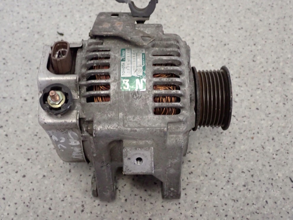 TOYOTA CAMRY 01 -06 2,4 i ALTERNATOR SILNIKA 7/7