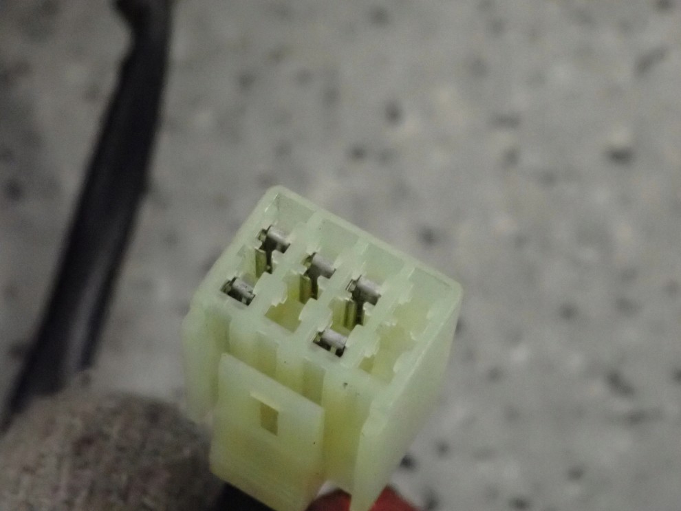 SUZUKI SPLASH 08-14 LUSTERKO PRAWE 5PIN ZCE 4/7