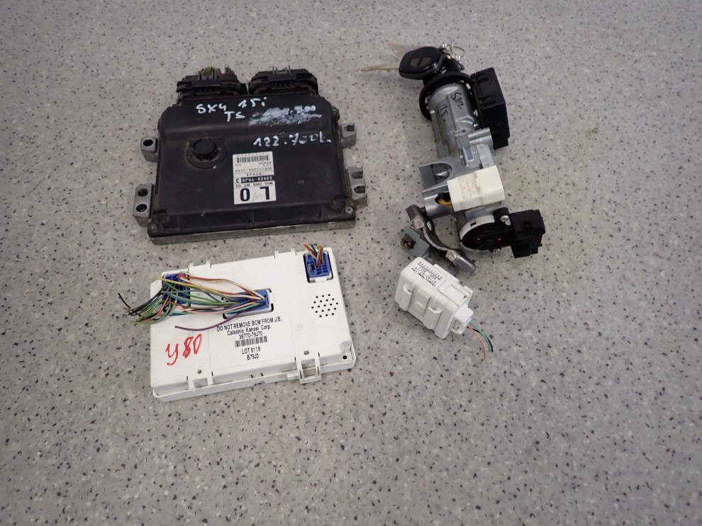 SUZUKI SX4 SEDICI 1.5i 06- ZESTAW STARTOWY 3/8