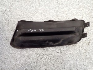 SUZUKI SPLASH 08-11 ZAŚLEPKA KRATKA HALOGENU PRAWA 4/6 MINIATURA