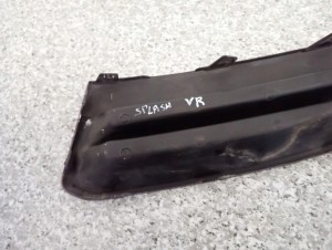 SUZUKI SPLASH 08-11 ZAŚLEPKA KRATKA HALOGENU PRAWA 5/6 MINIATURA