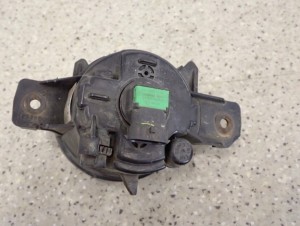 NISSAN ALMERA N16 03-06 HALOGEN PRAWY 4/5 MINIATURA