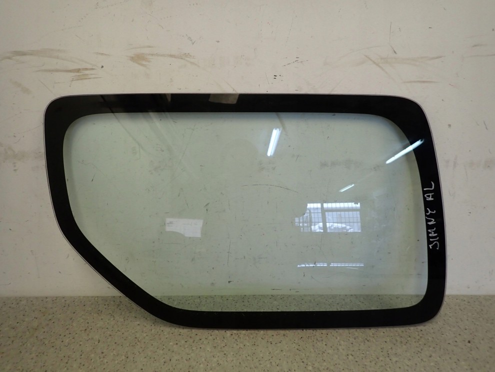 SUZUKI JIMNY 04- SZYBA KAROSERYJNA LEWA 1/2