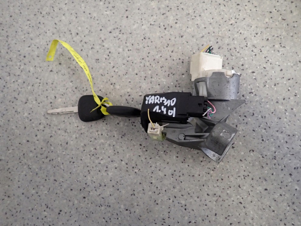 TOYOTA YARIS II 06-11 1.4 D4D ZESTAW STARTOWY KOMPUTER STACYJKA 9/10