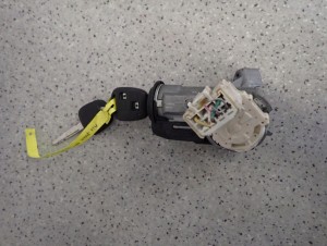 TOYOTA YARIS II 06-11 1.4 D4D ZESTAW STARTOWY KOMPUTER STACYJKA 10/10 MINIATURA