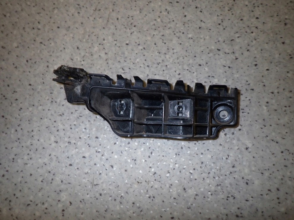 SUZUKI SPLASH 09-14 ŚLIZG ZDERZAKA PRZEDNI PRAWY 1/6