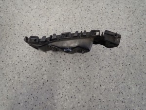 SUZUKI SPLASH 09-14 ŚLIZG ZDERZAKA PRZEDNI PRAWY 4/6 MINIATURA