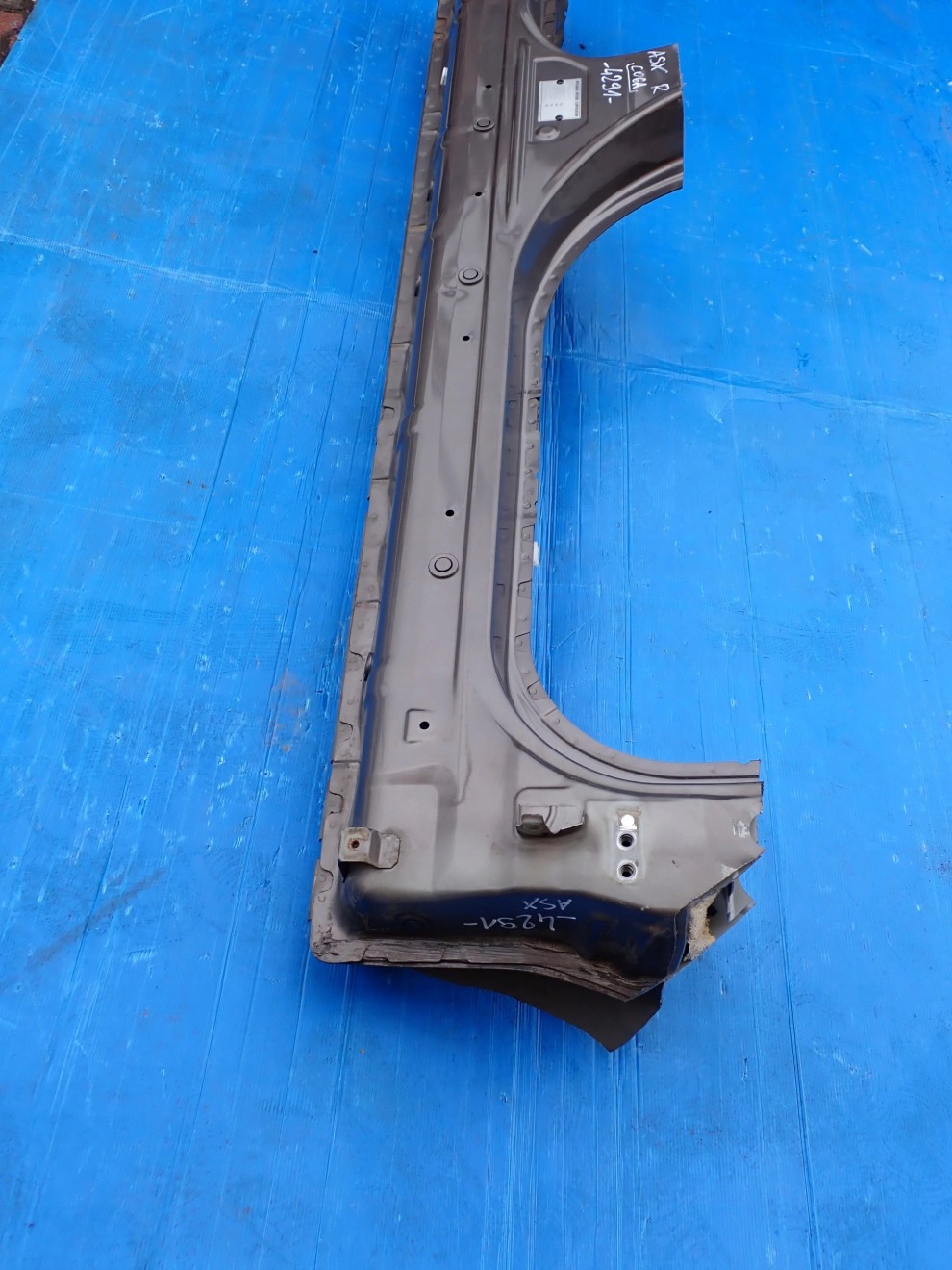 MITSUBISHI ASX 10-19 PRÓG PRAWY C06A 4/9