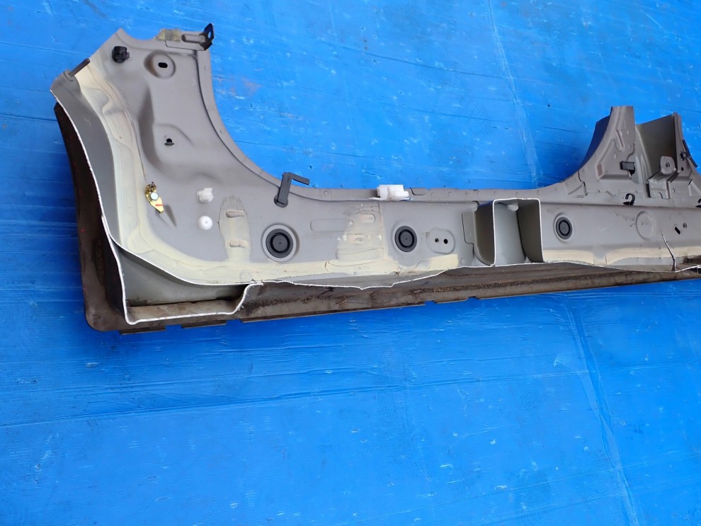 MITSUBISHI ASX 10-19 PRÓG PRAWY C06A 9/9