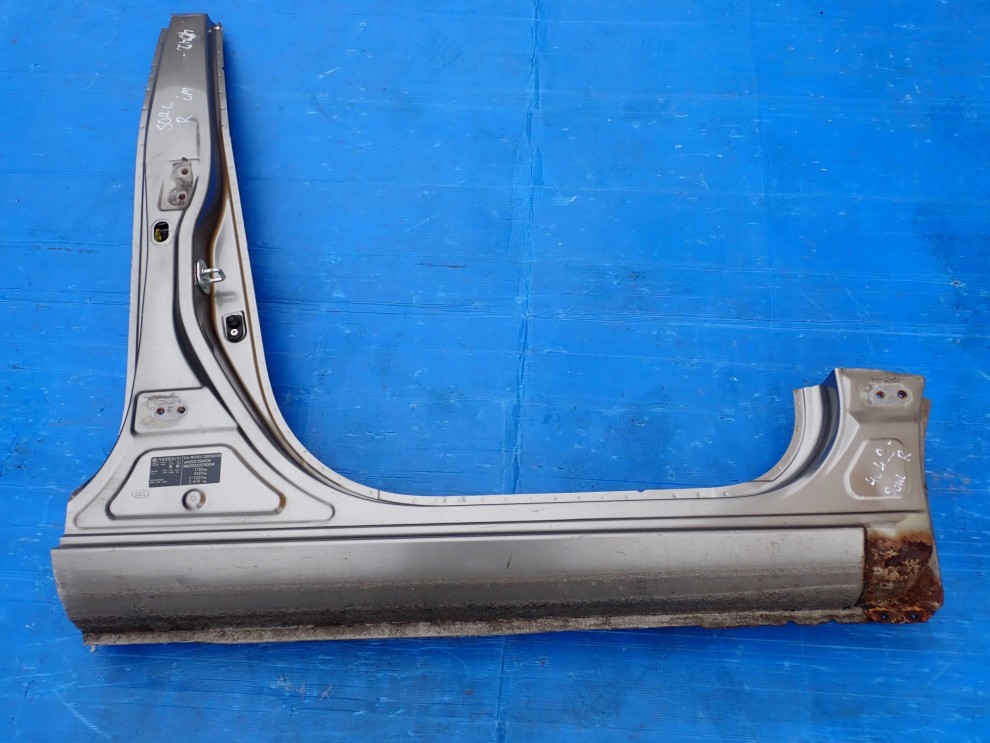 KIA SOUL I 09- PRÓG PRAWY SŁUPEK ŚRODKOWY IM 1/8