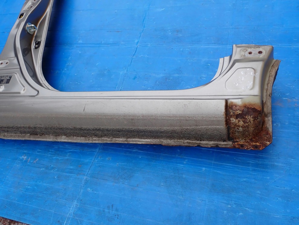 KIA SOUL I 09- PRÓG PRAWY SŁUPEK ŚRODKOWY IM 3/8