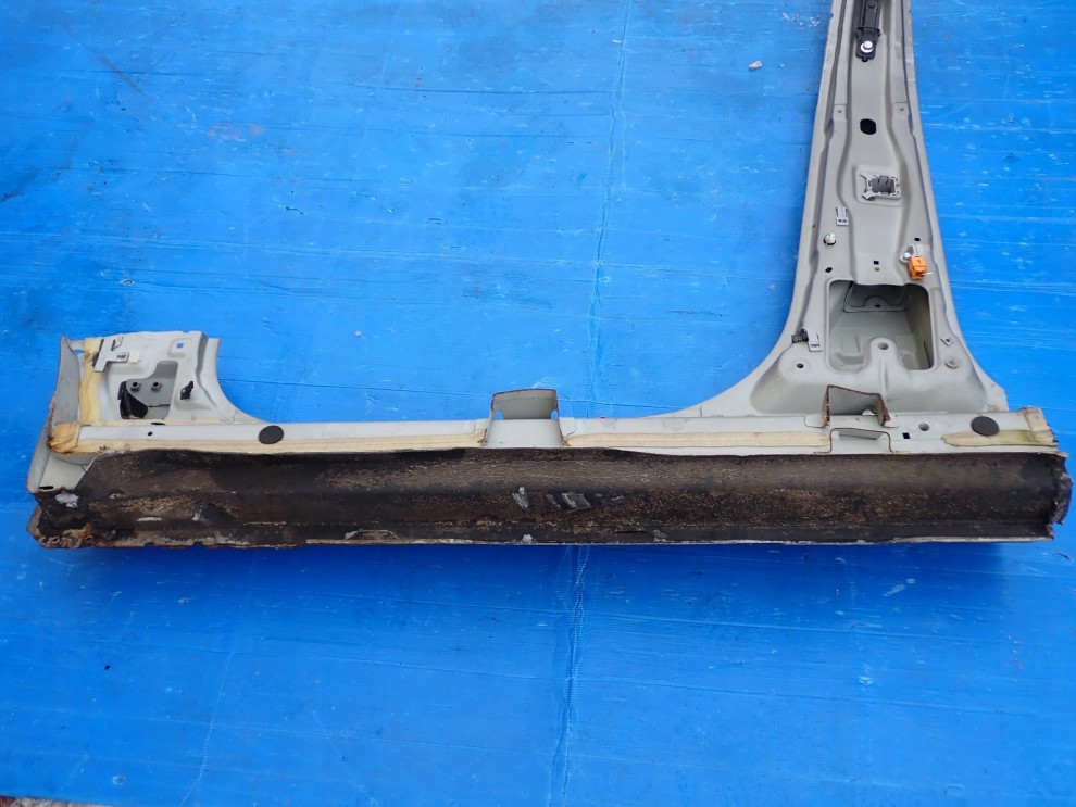 KIA SOUL I 09- PRÓG PRAWY SŁUPEK ŚRODKOWY IM 8/8