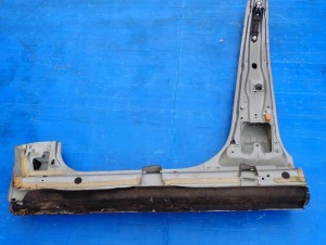 KIA SOUL I 09- PRÓG PRAWY SŁUPEK ŚRODKOWY IM 7/8 MINIATURA