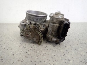 MITSUBISHI LANCER V 1.6i 92-95 PRZEPUSTNICA POWIETRZA 6/6 MINIATURA