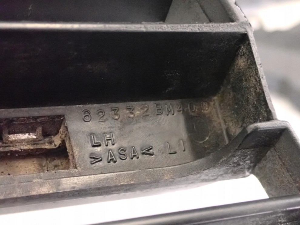 NISSAN ALMERA N16 00-03 ATRAPA PRZEDNIA LEWA 6/6