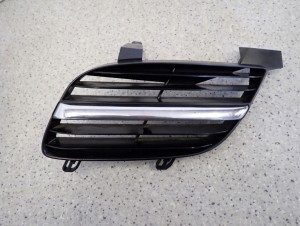 NISSAN ALMERA N16 00-03 ATRAPA PRZEDNIA LEWA 1/6 MINIATURA