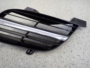 NISSAN ALMERA N16 00-03 ATRAPA PRZEDNIA LEWA 3/6 MINIATURA