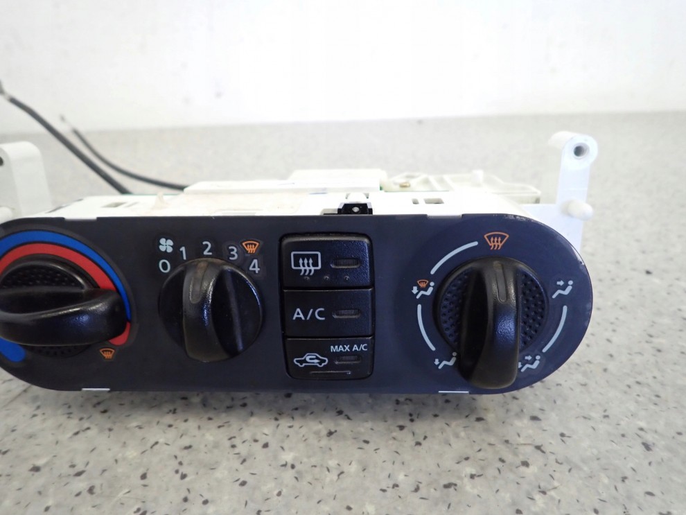 NISSAN ALMERA N16 00-06 PANEL STEROWANIA NAWIEWEM 3/9