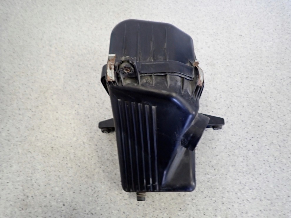 SUZUKI GRAND VITARA II 1.9d 05- OBUDOWA FILTRA POWIETRZA 5/6