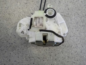 HONDA CIVIC VIII 06- UFO ZAMEK DRZWI TYLNY PRAWY 6/8 MINIATURA