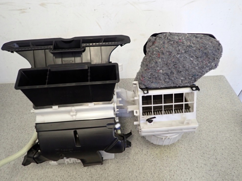 MITSUBISHI ASX 1.8 DID 10-16 OBUDOWA NAGRZEWNICY PAROWNIK KLIMATYZACJI 7/8