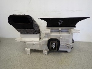 MITSUBISHI ASX 1.8 DID 10-16 OBUDOWA NAGRZEWNICY PAROWNIK KLIMATYZACJI 2/8 MINIATURA