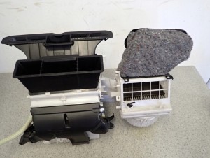 MITSUBISHI ASX 1.8 DID 10-16 OBUDOWA NAGRZEWNICY PAROWNIK KLIMATYZACJI 7/8 MINIATURA