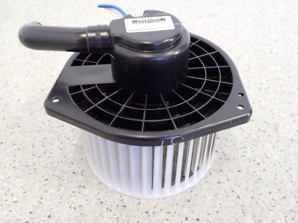 MITSUBISHI ASX 1.8 DID 10-16 WENTYLATOR NARZEWNICY DMUCHAWA KABINY 3/8