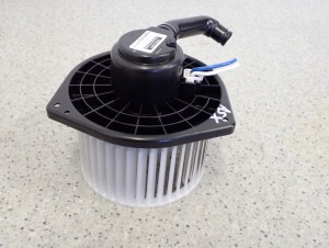 MITSUBISHI ASX 1.8 DID 10-16 WENTYLATOR NARZEWNICY DMUCHAWA KABINY 1/8 MINIATURA