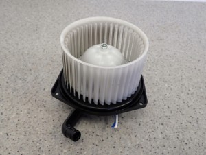 MITSUBISHI ASX 1.8 DID 10-16 WENTYLATOR NARZEWNICY DMUCHAWA KABINY 6/8 MINIATURA