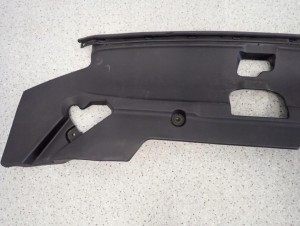 MITSUBISHI ASX 1.8 DID 10-16 OSŁONA ZAMKA MASKI NA PASIE PRZEDNIM 5/8 MINIATURA