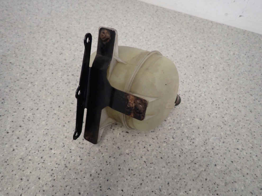 SUZUKI GRAND VITARA II 1.9DDIS 05- ZBIORNICZEK WYRÓWNAWCZY 5/8