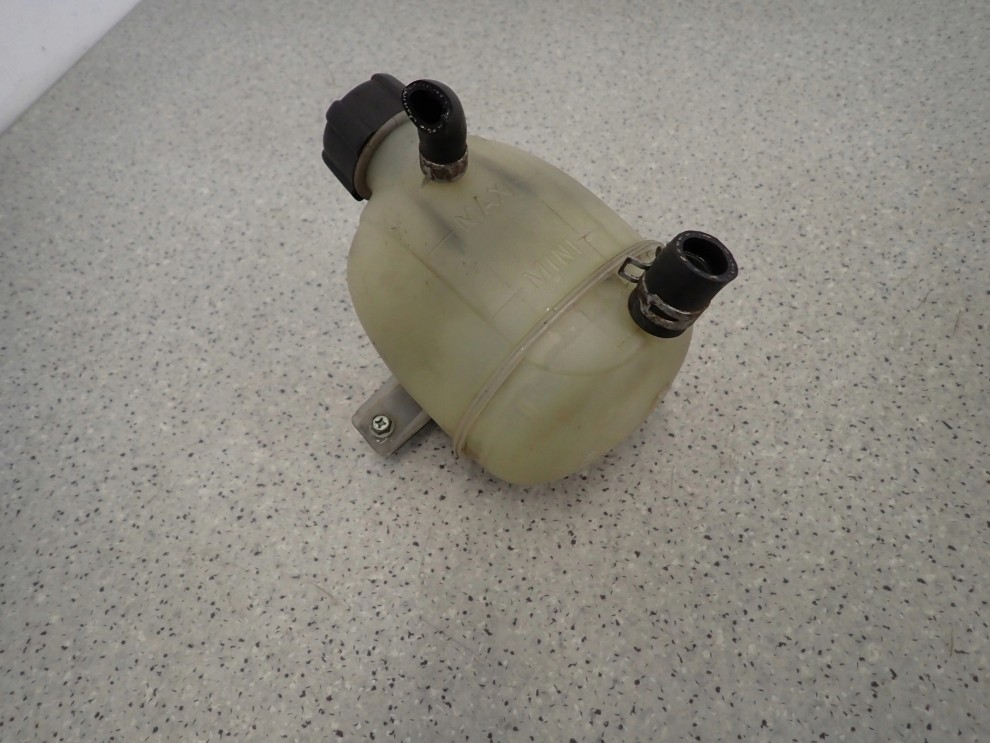 SUZUKI GRAND VITARA II 1.9DDIS 05- ZBIORNICZEK WYRÓWNAWCZY 6/8