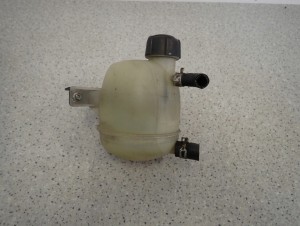 SUZUKI GRAND VITARA II 1.9DDIS 05- ZBIORNICZEK WYRÓWNAWCZY 8/8 MINIATURA