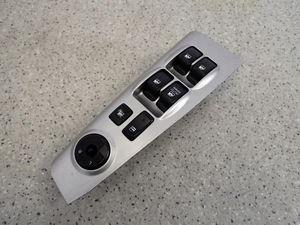 KIA SPORTAGE II 04-08 PANEL STEROWANIA SZYB PRZEDNI LEWY 1/5