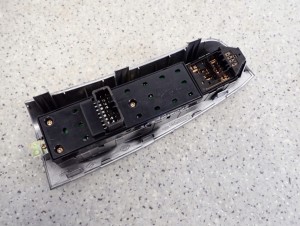 KIA SPORTAGE II 04-08 PANEL STEROWANIA SZYB PRZEDNI LEWY 5/5 MINIATURA