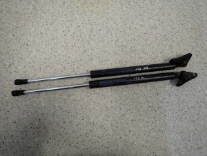 MITSUBISHI ASX 10-16 SIŁOWNIKI KLAPY BAGAŻNIKA 1/3 MINIATURA