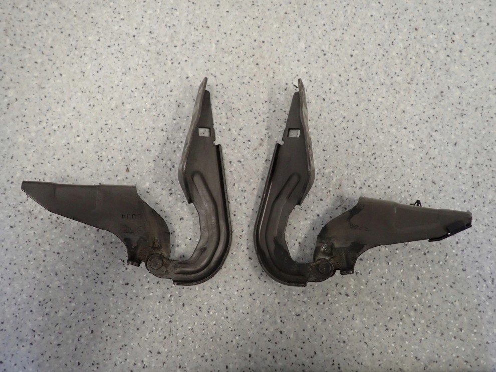 MITSUBISHI ASX 10-16 ZAWIASY MASKI 4/6