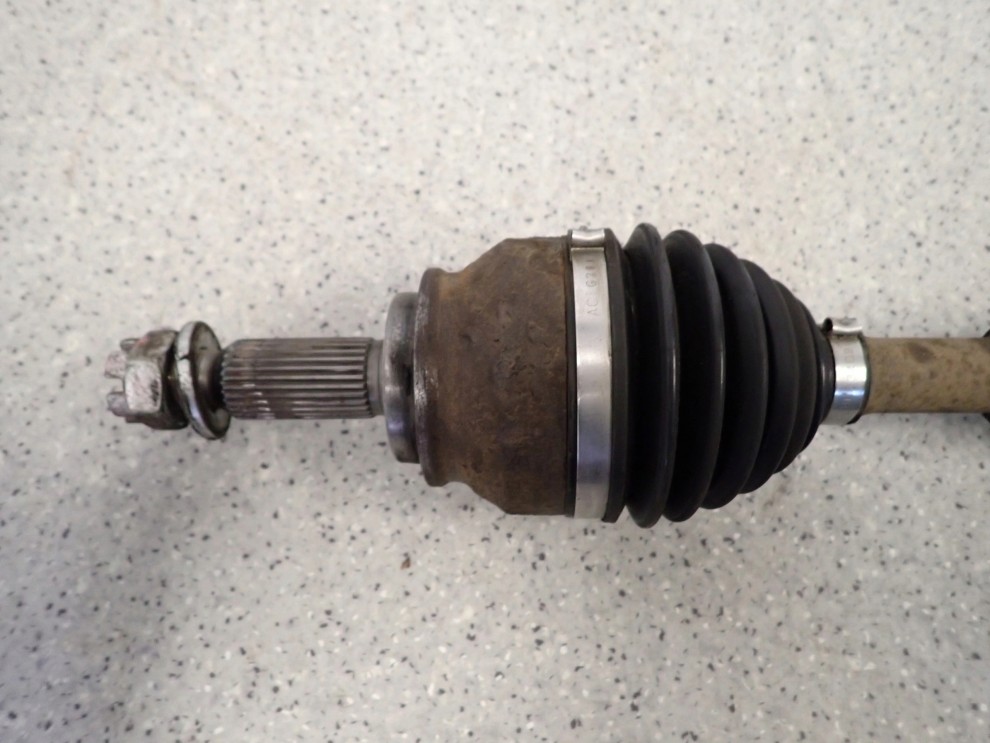 MITSUBISHI ASX 2WD 1.8 DID 10-16 PÓŁOŚ LEWA 2/3